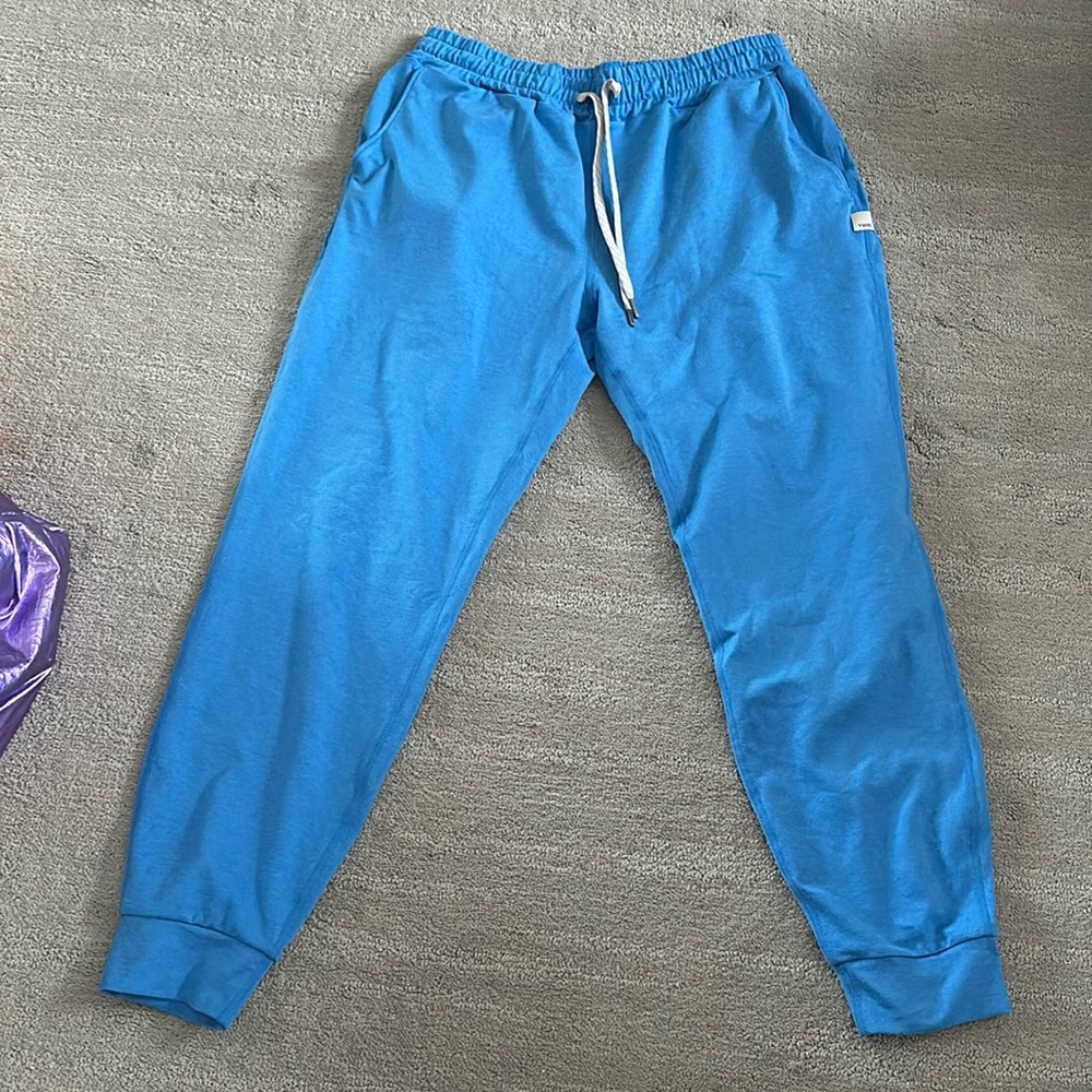 Vuori performance joggers
